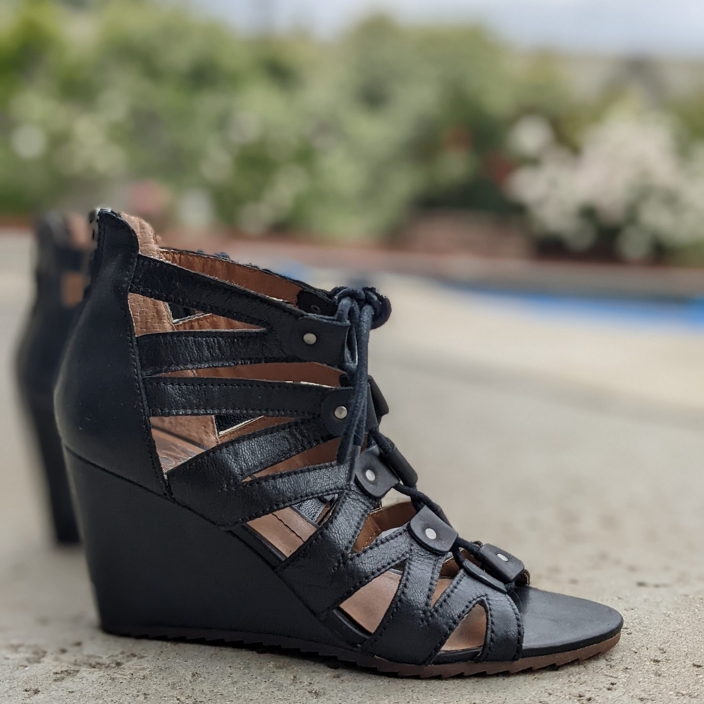 Dolce Vita black  lace up zip up wedge heels size 7m silver rivets